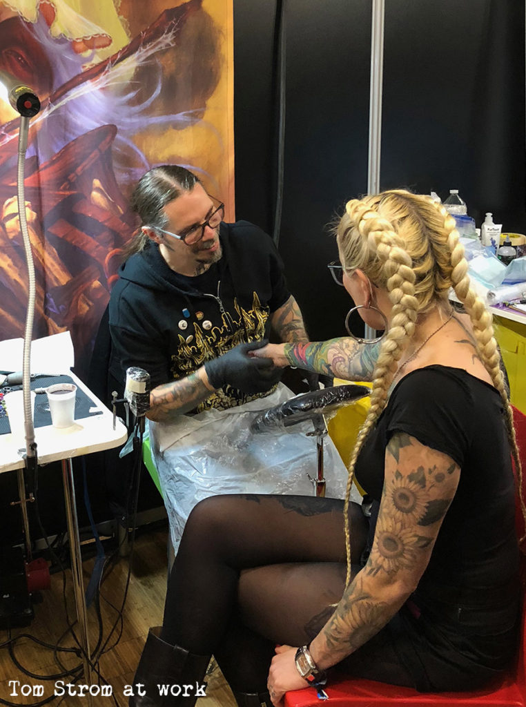 Tom Strom, au travail, atc tattoo app, report, mondial du tatouage 2018, hall de la villette