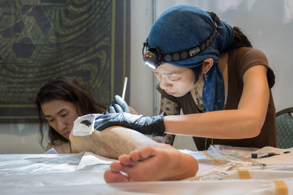 tattoo, black and white, pen, stylo, Nepal Ink, Katmandou, tattooing, earthquake, tattooing