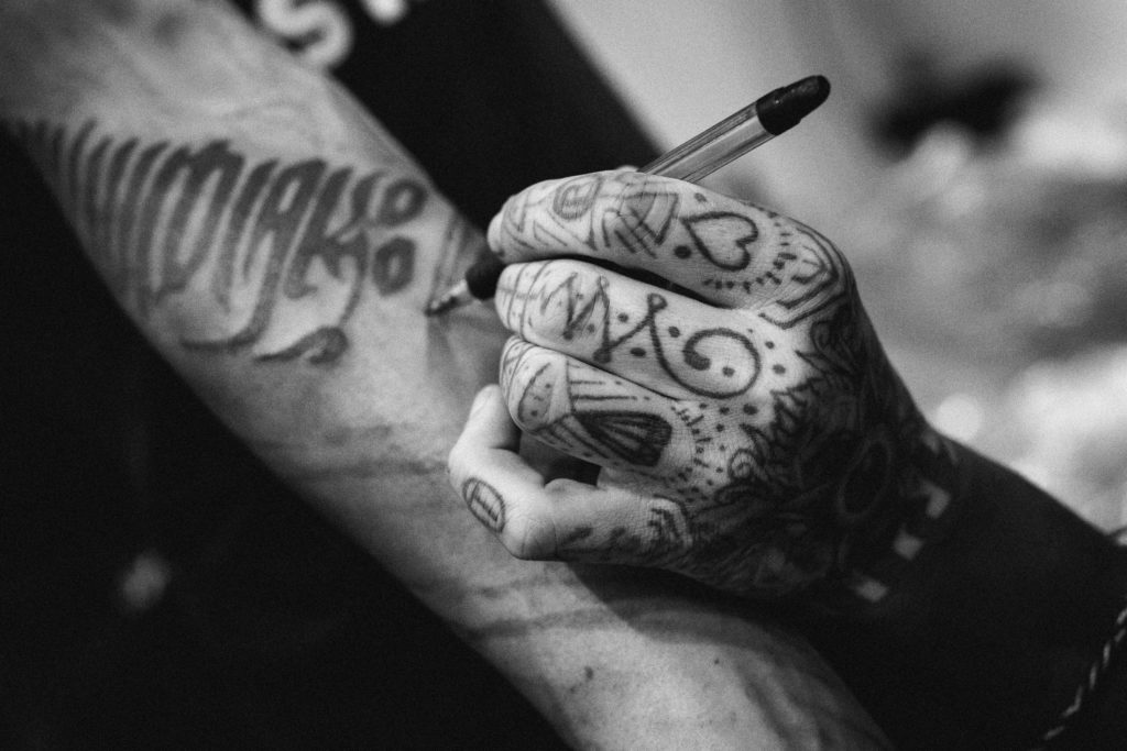 tattoo, black and white, pen, stylo, Nepal Ink, Katmandou, tattooing, earthquake, glen cozen, uk