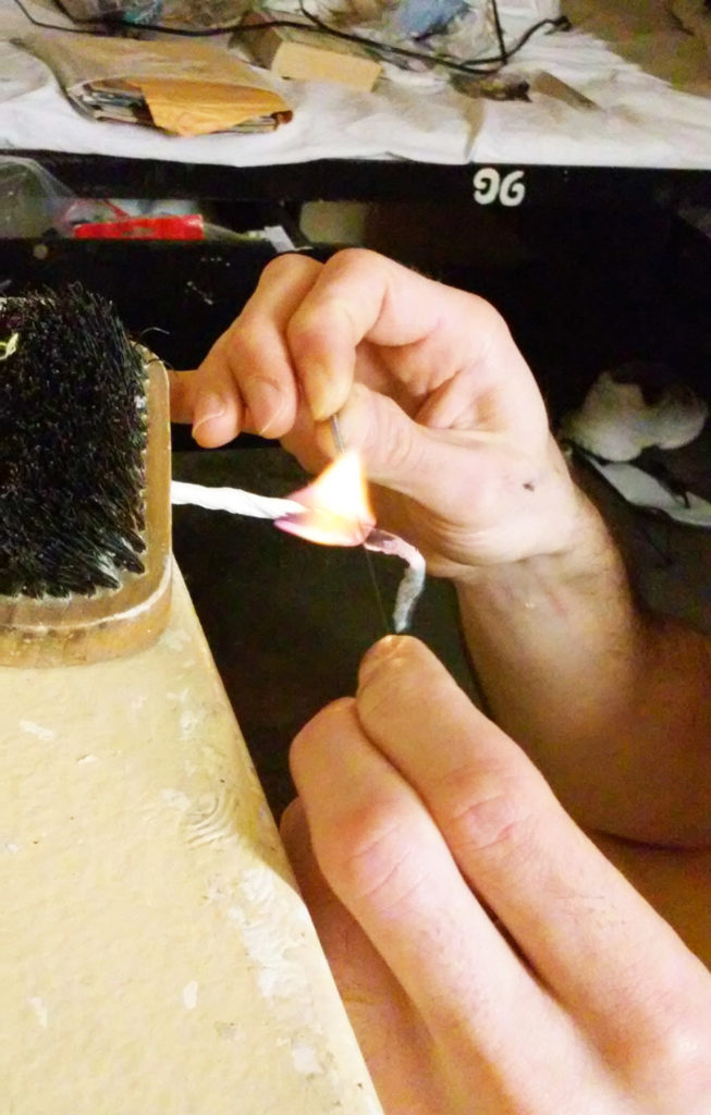 death row tattooist, death row, tattooer, prison, usa, tattooing, machine, pen, stylo, building, dermographe, aiguille,