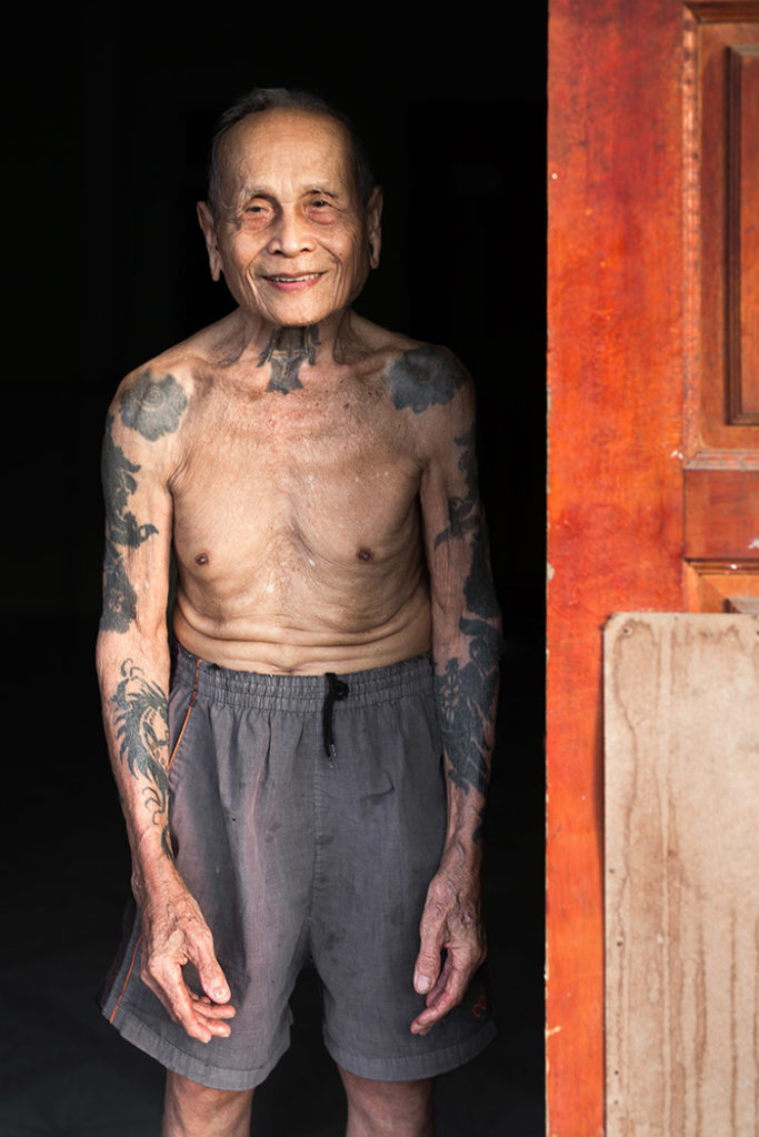 borneo, older man, bungalow tearing, tatouage, traditionnel, iban, sarawak, dayak, portrait, pmod, photographie, portrait