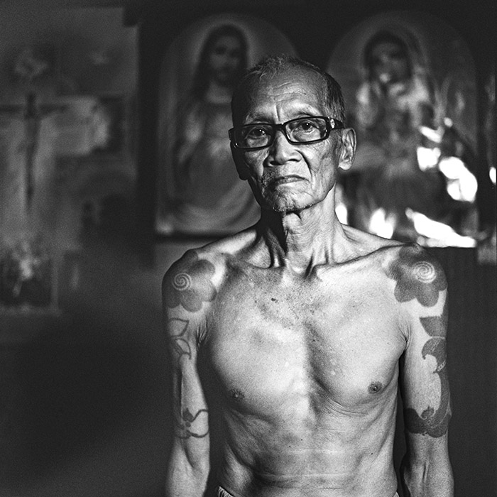 borneo, older man, bungalow tearing, tatouage, traditionnel, iban, sarawak, dayak, portrait, pmod, photographie