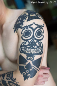 hand tapping, tattoo, tattooer, cliff tattooer, tattooed, borneo