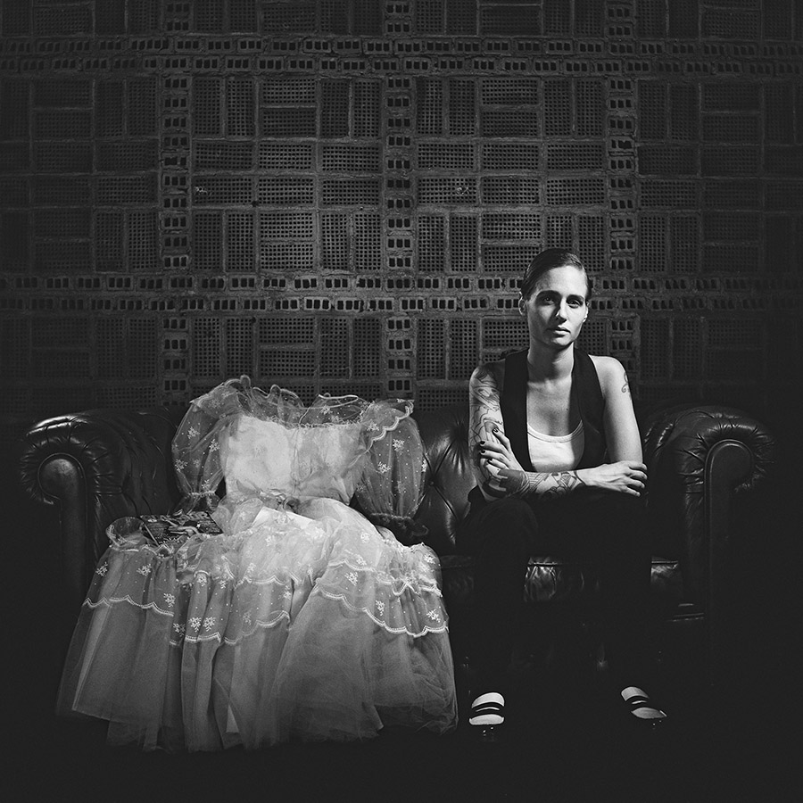 tattoo, femen, dress, suit, portrait, sofa, pmod, photographer