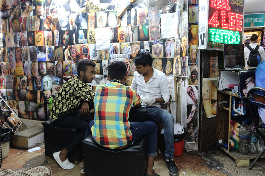 tatouage indien bras, inde, indian ink, tatouage en inde, tatouage inde homme, tatouage de rue, tatouage