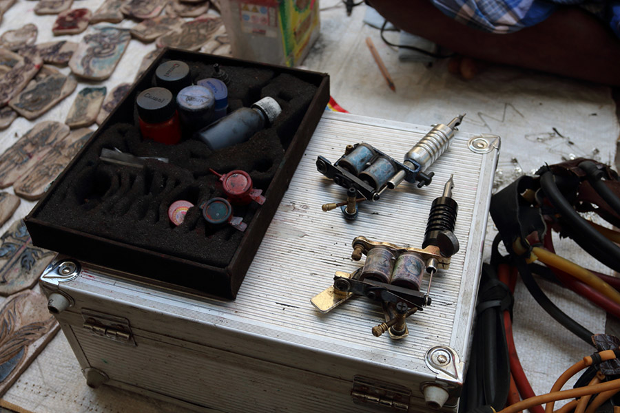 india, reportage, foule, lauré siegel, tom water, tattoo, tattooer, inde