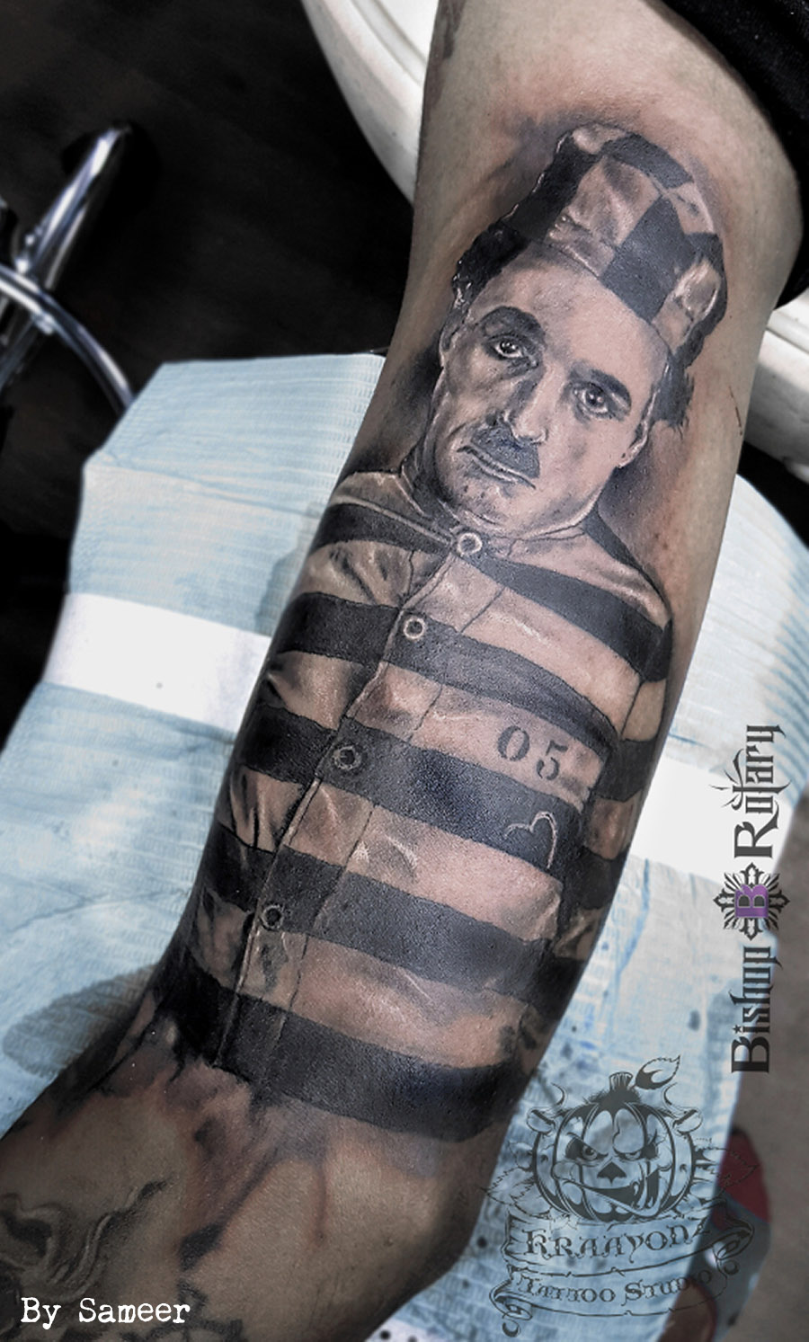 black and grey tattoos, tatouage, ink ,arm, charlie chaplin, charlot, black and grey, tattooing