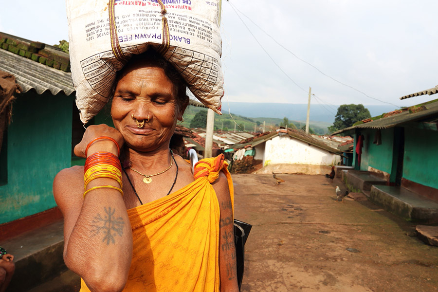 Inde, tatouage, tradition du tatouage, femmes Kondh, femme, tattoo, indian ink, encre, lignes, femme indienne, portrait, tatouage, tatouage bras