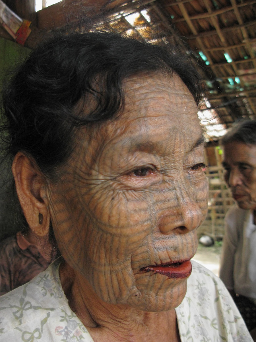 face tattoos, tatouage femmes chin, chin women, myanmar