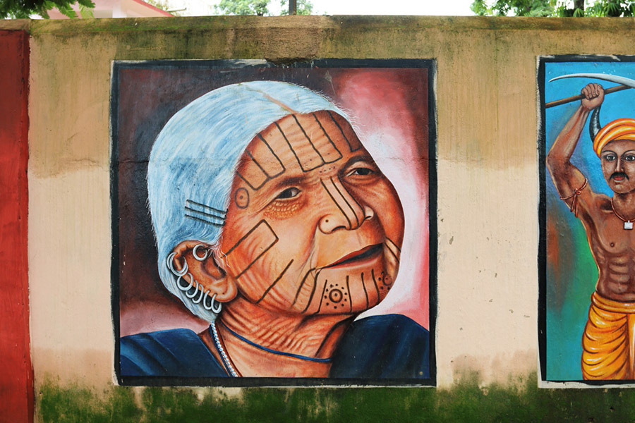 vaches, inde, tatouage, tradition du tatouage, femmes Kondh, femme, tattoo, indian ink, encre, lignes, femme indienne, portrait, tatouage, groupe de femmes